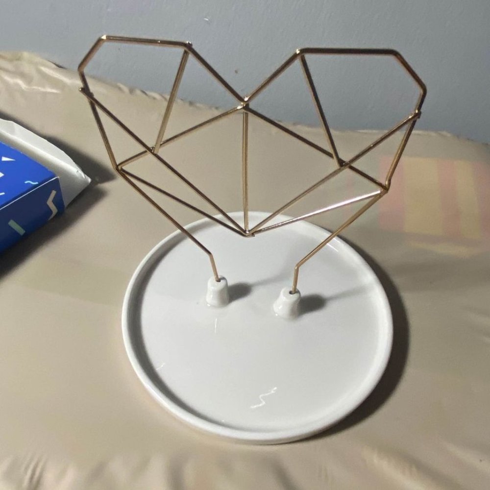 Imm “Coxet” Heart Wire Ceramic Jewelry Stand New R
